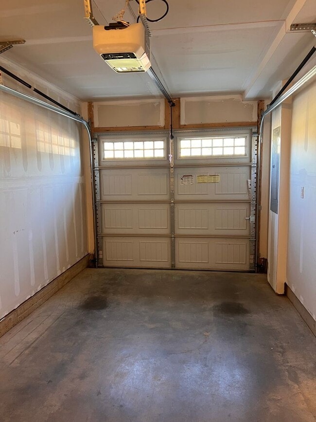 Photo - 818 Oval Park Ln