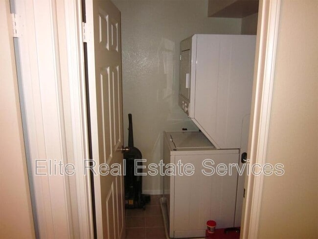 Photo - 9728 Marilla Dr Unidad 703