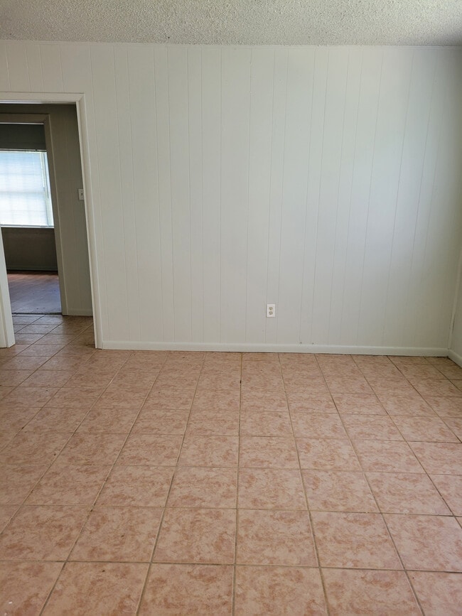 Building Photo - 3018 Robinson Rental