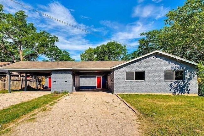 Photo - 2607 Parker Ln Townhome