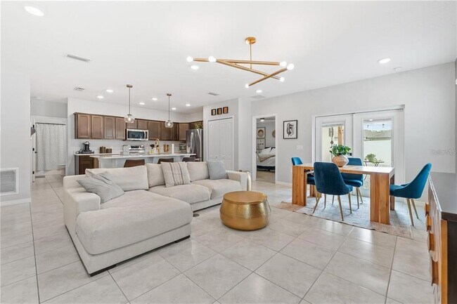 Photo - 893 NW 252 Dr