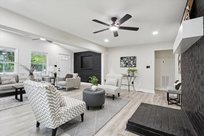 Photo - 3885 Strawberry Plains Rd