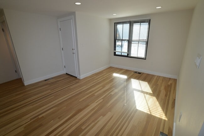 Photo - 112 Lynde St Unit 1