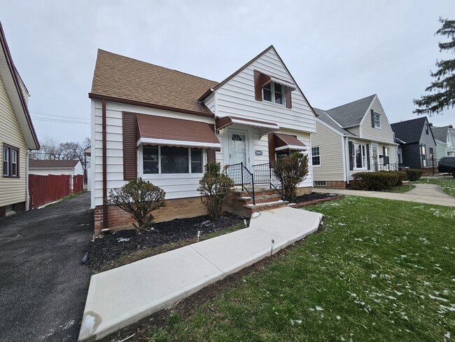 Building Photo - 19807 Gardenview Dr