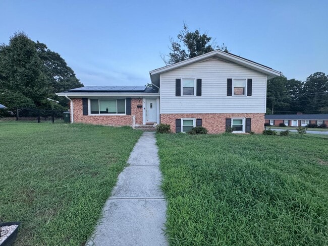 Building Photo - 1115 Vandora Springs Rd