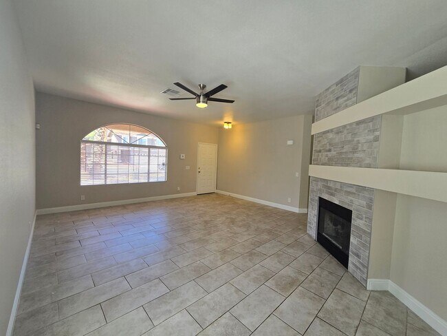 Photo - A Fabulous 4 Bedroom Single Story Home at the Lakes