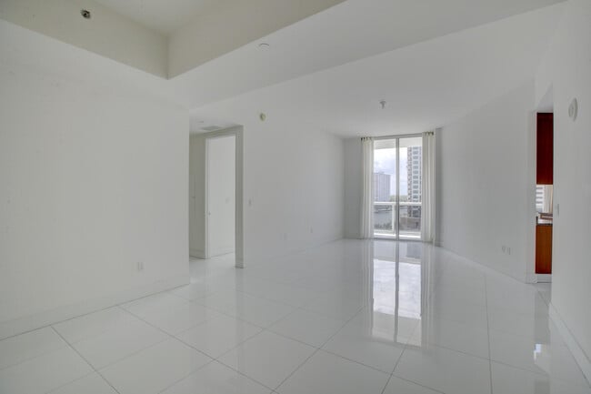 Photo - 15901 Collins Ave Unit 505