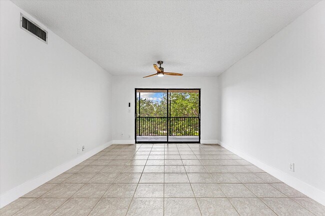 Photo - 200 Jacaranda Country Club Dr Unit 3C