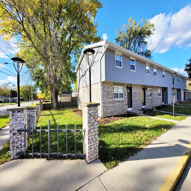 Taylor Crossing - Taylor Crossing Apartments