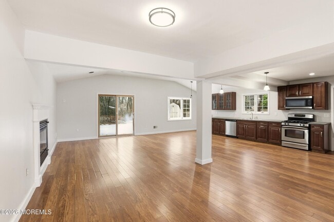 Photo - 51 Sherrybrooke Dr