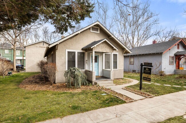 Photo - Charming 3-Bedroom North End Home with Enclosed Patio – Downtown Boise Unidad Cottage