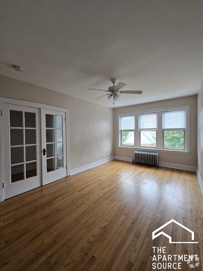 Building Photo - 4107 N Sacramento Ave Unit 2 Rental