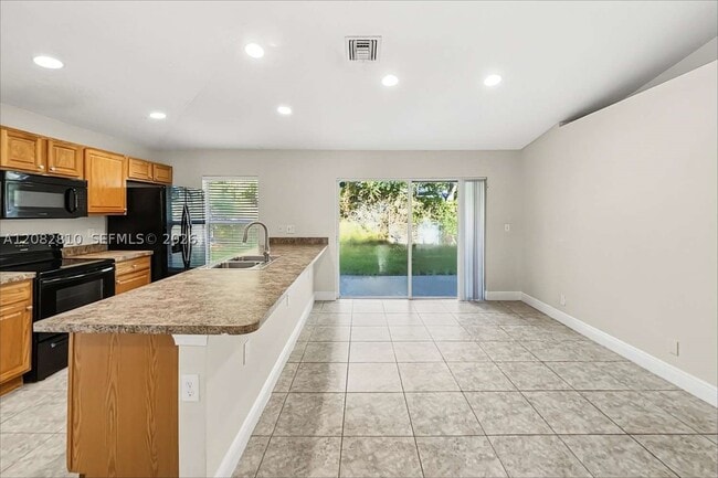 2611 Alexander Ave