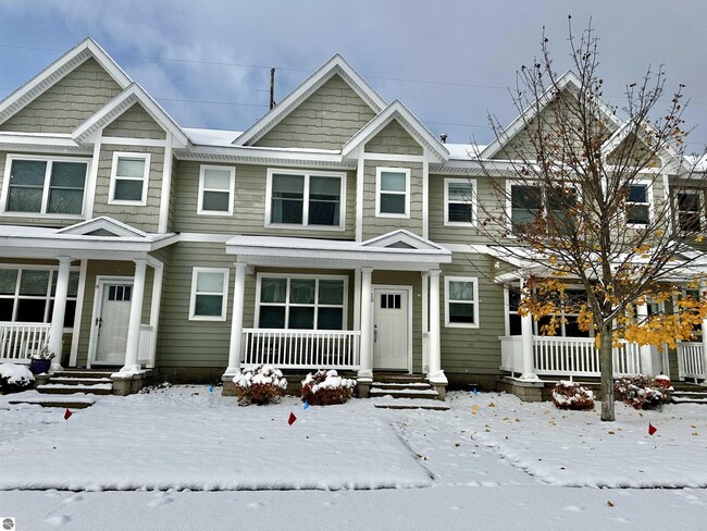 Building Photo - 982 Lake Ridge Dr