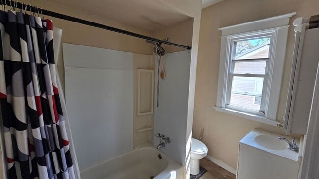 Photo - 726-730-730 Genesee St Unit #3