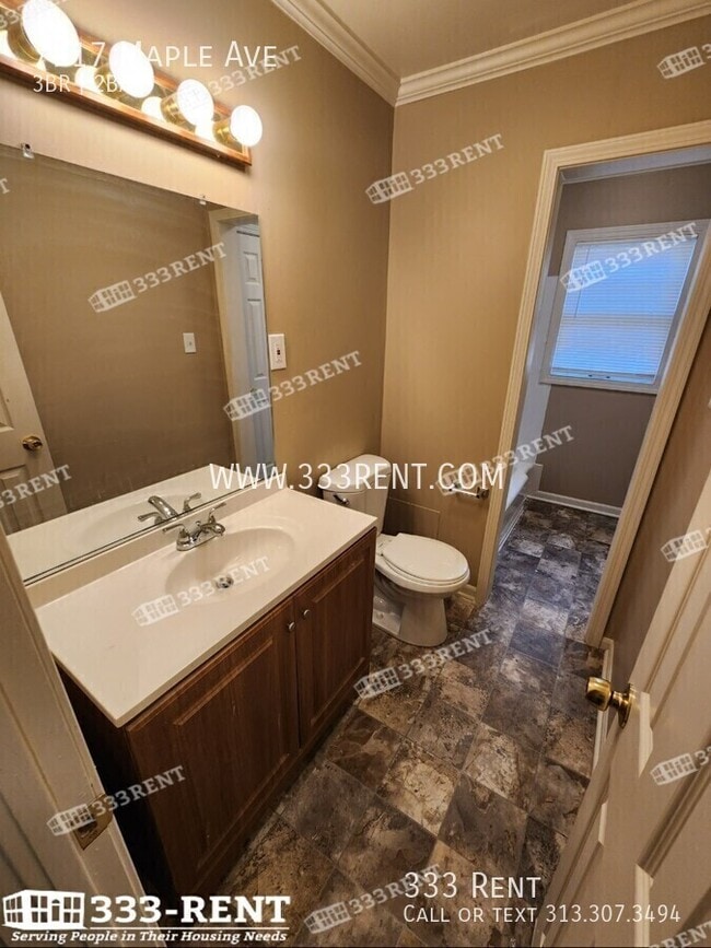 Photo - 7917 Maple Ave