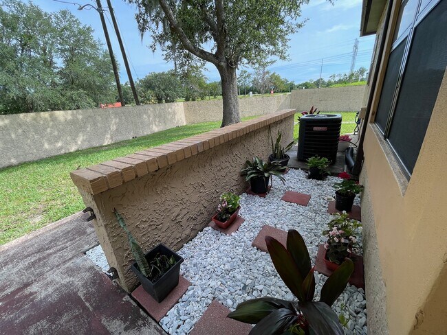 Photo - 64 Pine Track Unidad 104A