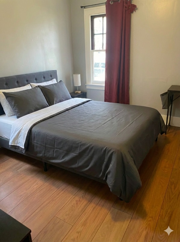 Building Photo - 325 Voorheis St