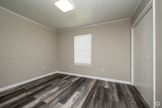 2BR, 1BA - 810SF - Primary Bedroom