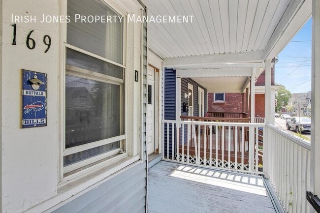 Photo - 169 Congress St Unit Apt. 1 - Right Side