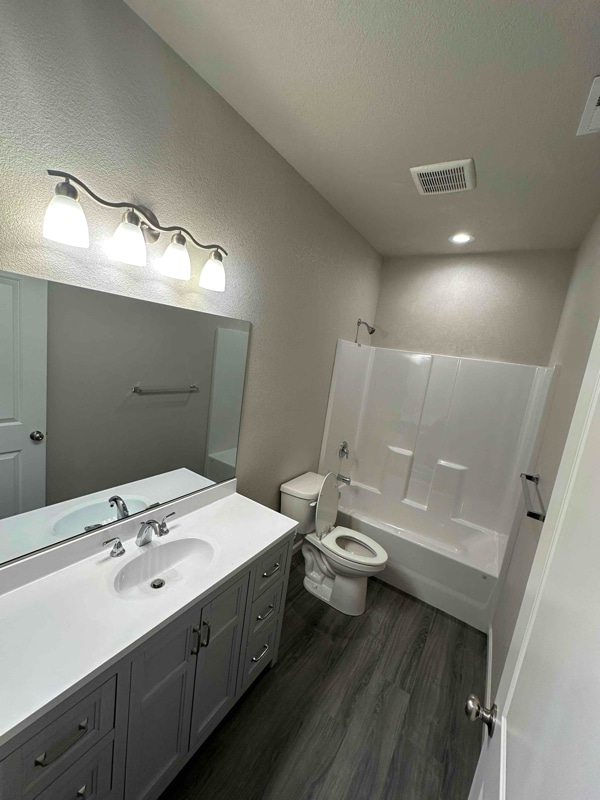 Photo - 684 E Hahns Peak Ave