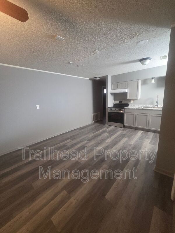 Photo - 905 Madison St