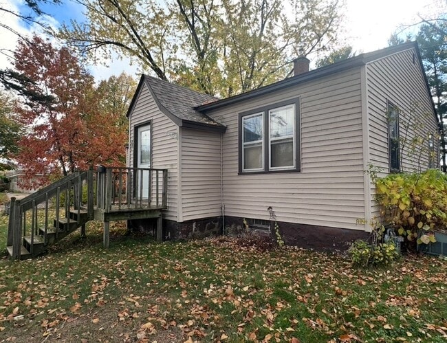 Photo - Click the “Apply Now” button or email wapmrentals@gmail.com for a prompt response.