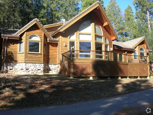 Building Photo - Lovely Tahoe Style Custom Home