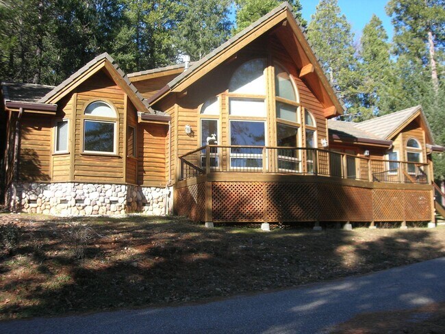 Lovely Tahoe Style Custom Home - Lovely Tahoe Style Custom Home