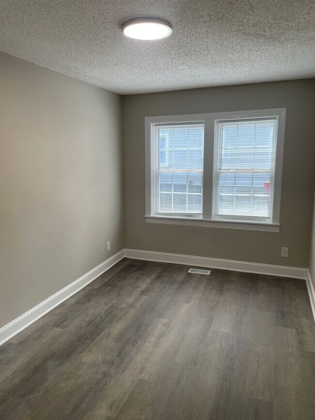 Photo - 1710 Gray Ave NE