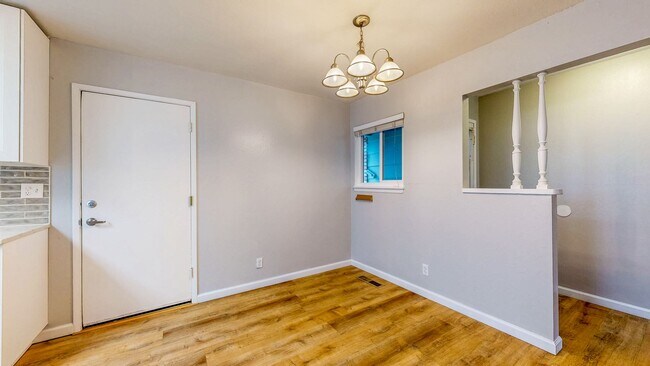 Photo - 3 Bedroom 2 Full Bath with Private Yard and 1 Car Garage !