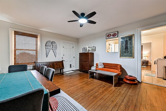 Photo - 1915 44th St Unit UP