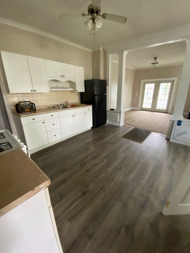 Photo - 56 Amm St Unit Lower Apartment