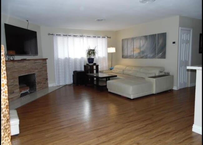 Photo - 132 Shadow Ln