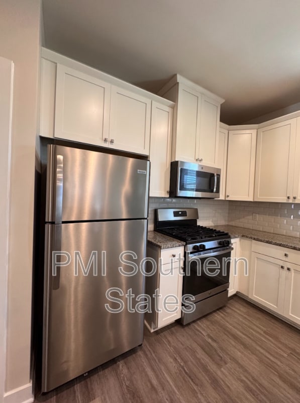 Photo - 123 Roundtree Dr