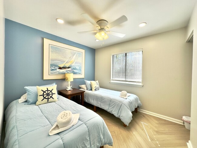Photo - 111 Seaparc Cir Unit B
