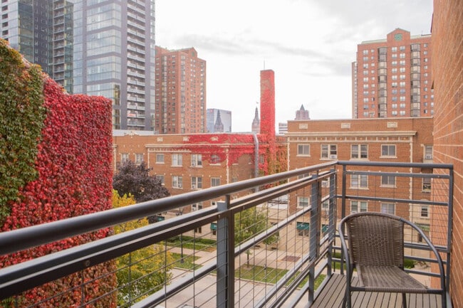 Photo - 1040 N Cass St Unidad ID1379057P