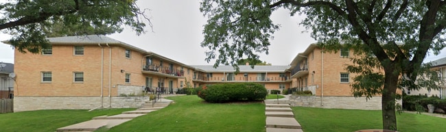 Building Photo - 8548 W Appleton Ave Unit 8548-4