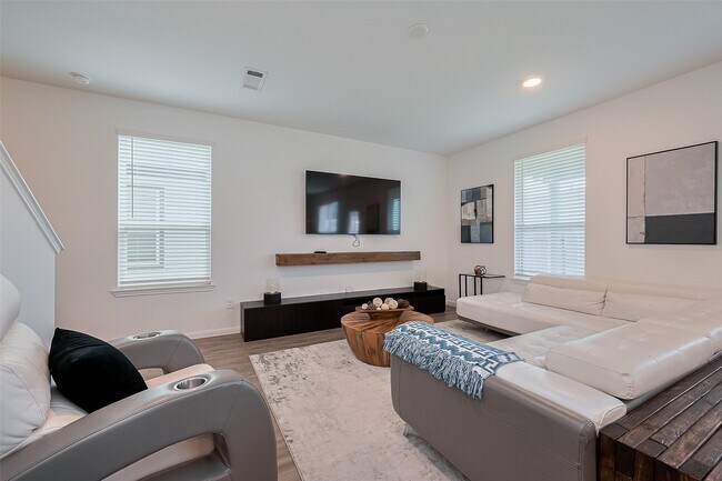 Photo - 17711 Vernonia Ln