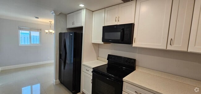 Building Photo - 1308 NW 2nd St Rental