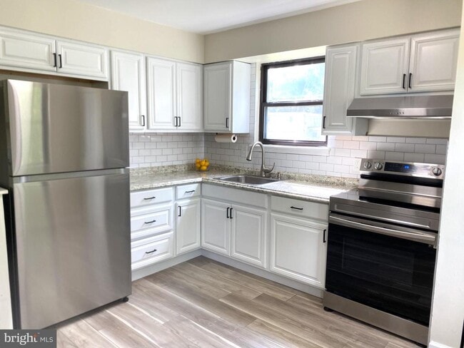 Photo - 230 Almonesson Rd