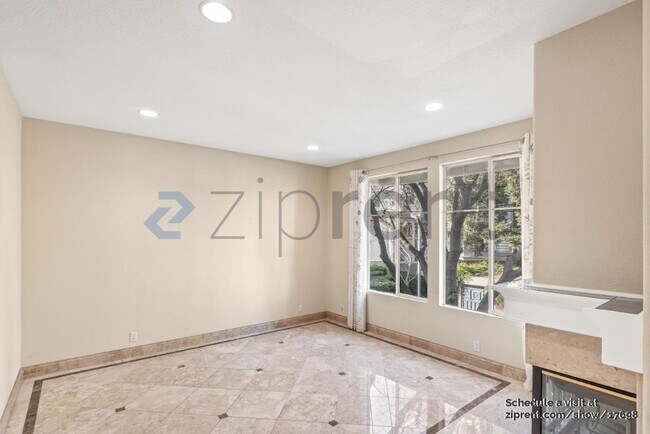 Photo - 445 Milan Dr