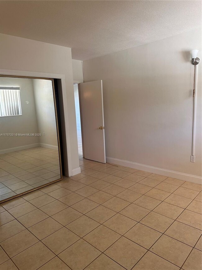 Photo - 19001 NE 2nd Ave Unit 1404