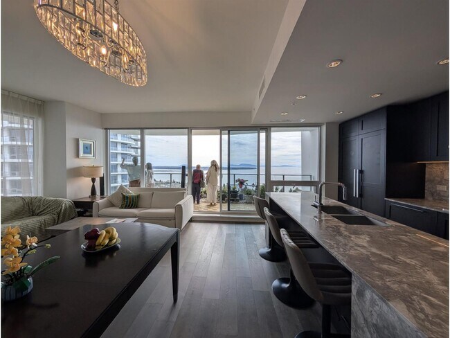 1500 Martin St Unit 19FL