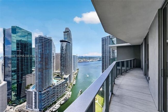 Photo - 77 SE 5th St Unidad 77 5th Street # 4202