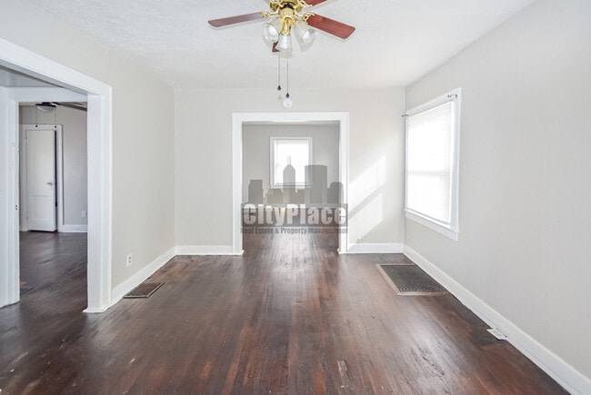 Photo - 1847 E Riverside Dr