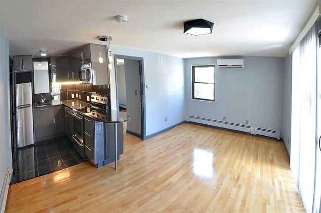 Photo - 60 Spring St Unit 3