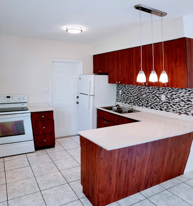 Photo - 800 NE 7th St