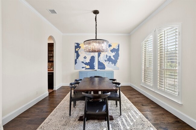 Photo - 1302 Featherwood Dr