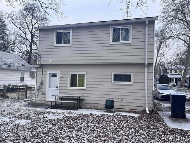 Photo - 704 Virginia Pl